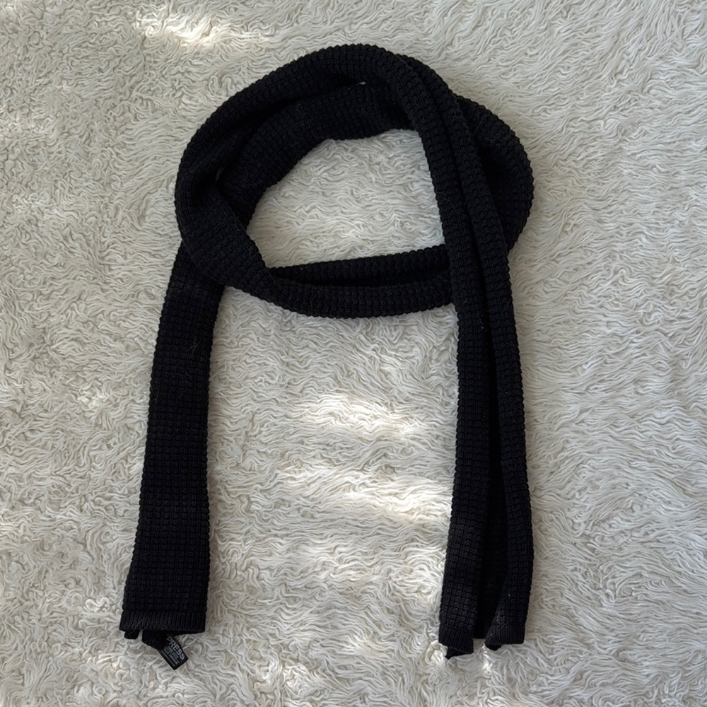 Men’s black scarf